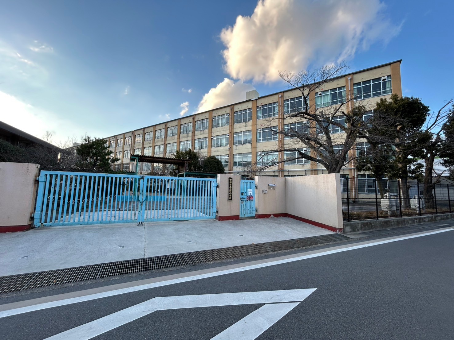 小野小学校　徒歩5分